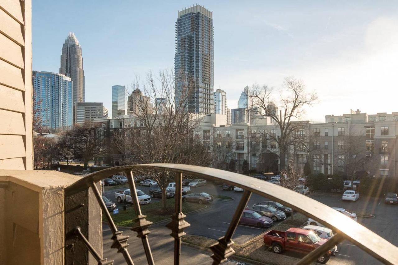 Colorful + Spacious 2Br | Near Spectrum + Stadium Charlotte Exterior photo